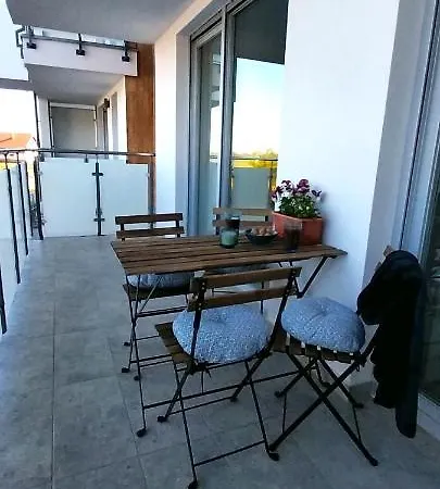 Apartment Garden Air *